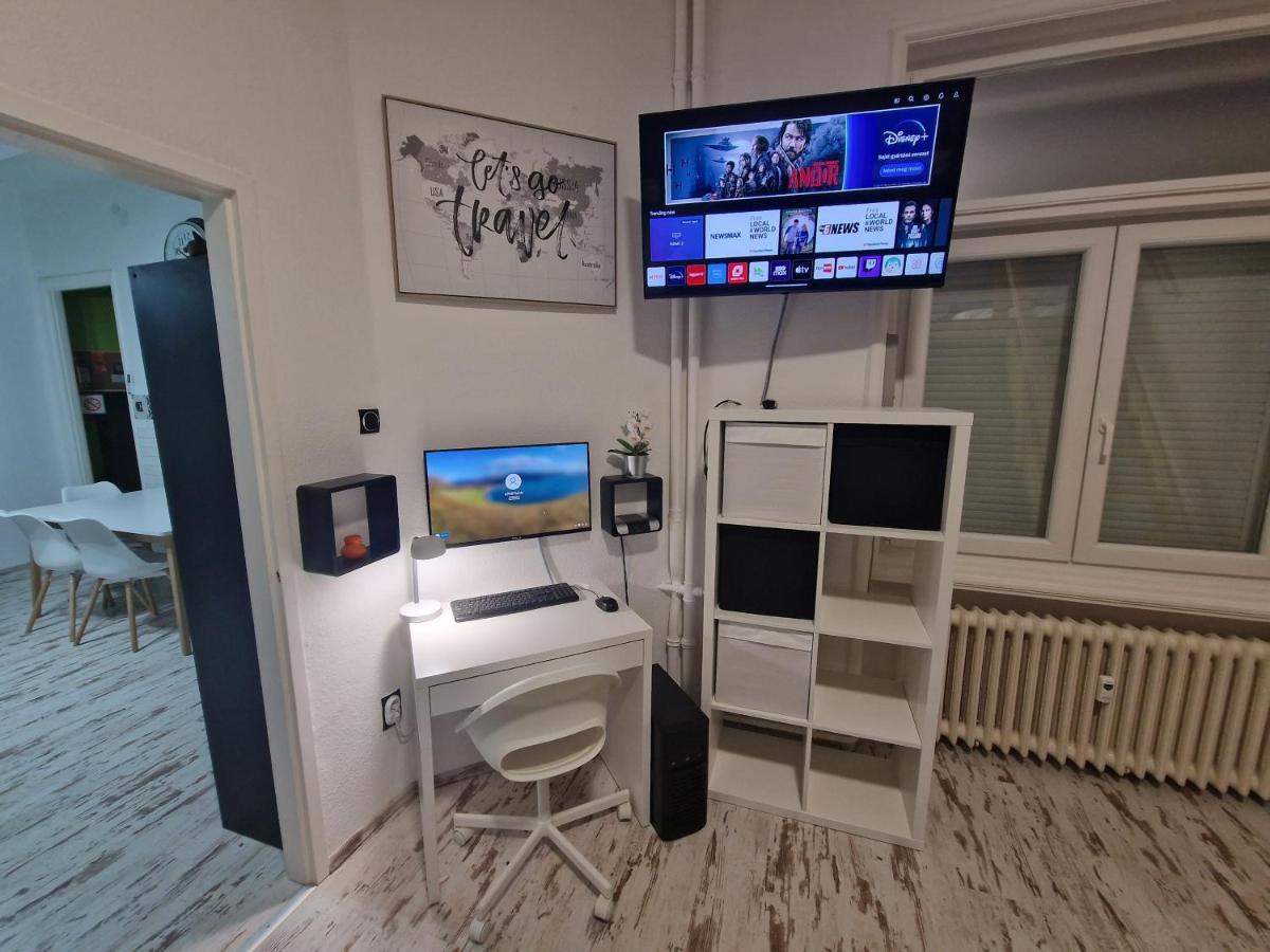 Central Point Budapest Kültér fotó